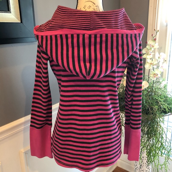 Marc hooded top - Picture 2 of 4